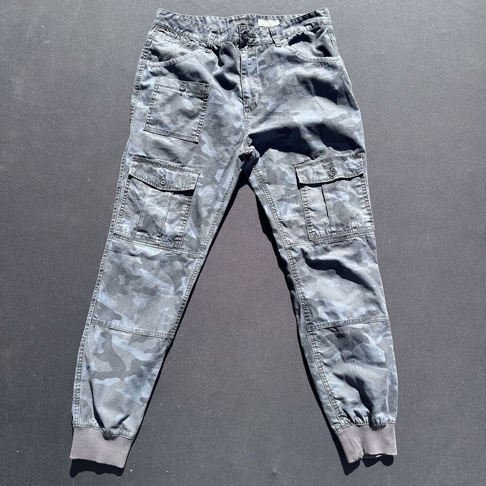 Aeropostale Gray Camo Cargo Jogger Pants with Ribbed Cuffs 34